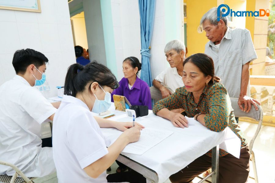 Tư vấn và hỗ trợ sức khỏe cộng đồng