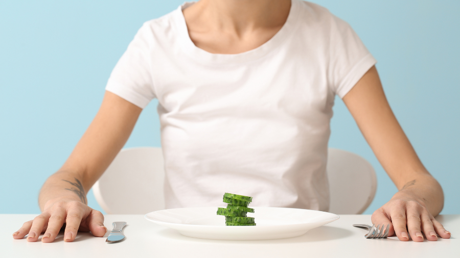 CÁC NGUYÊN NHÂN KHIẾN TRẺ BIẾNG ĂN CHẬM LỚN