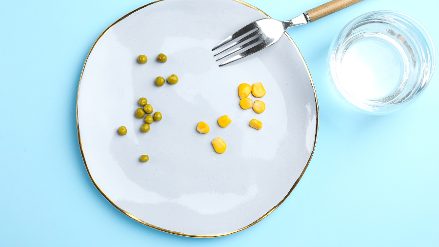 Chế độ ăn thiếu cân đối là nguyên nhân phổ biến gây biếng ăn ở trẻ